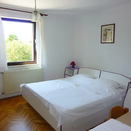 Apartment Studio Ozi