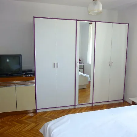 Studio Ozi Apartment *
